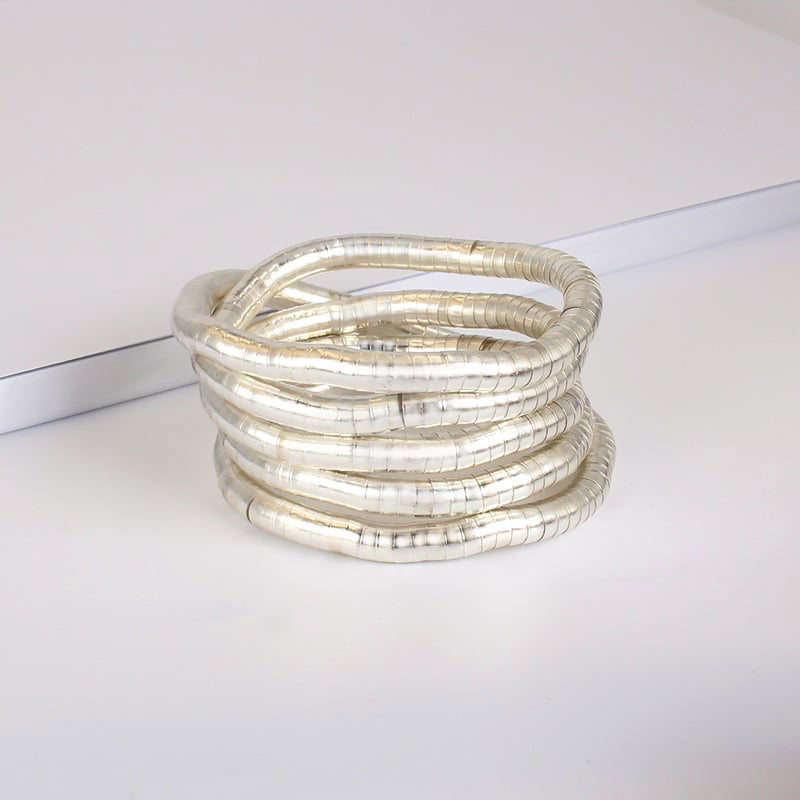 Biegsames Armband