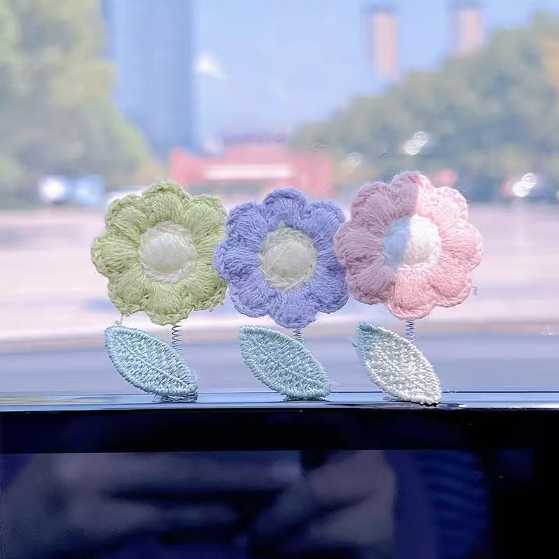 Niedliche Wackelkopfblumen-Autodekoration