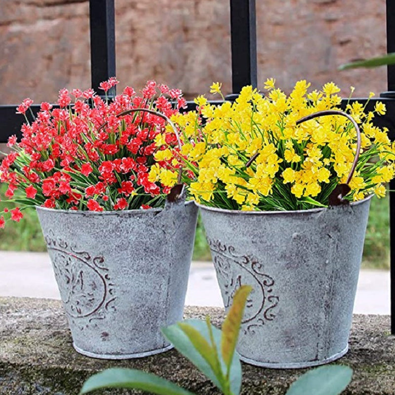 Künstliche Blumen im Freien