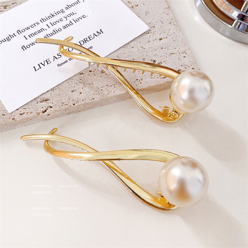 Elegante und einfache Perlenhaarspange
