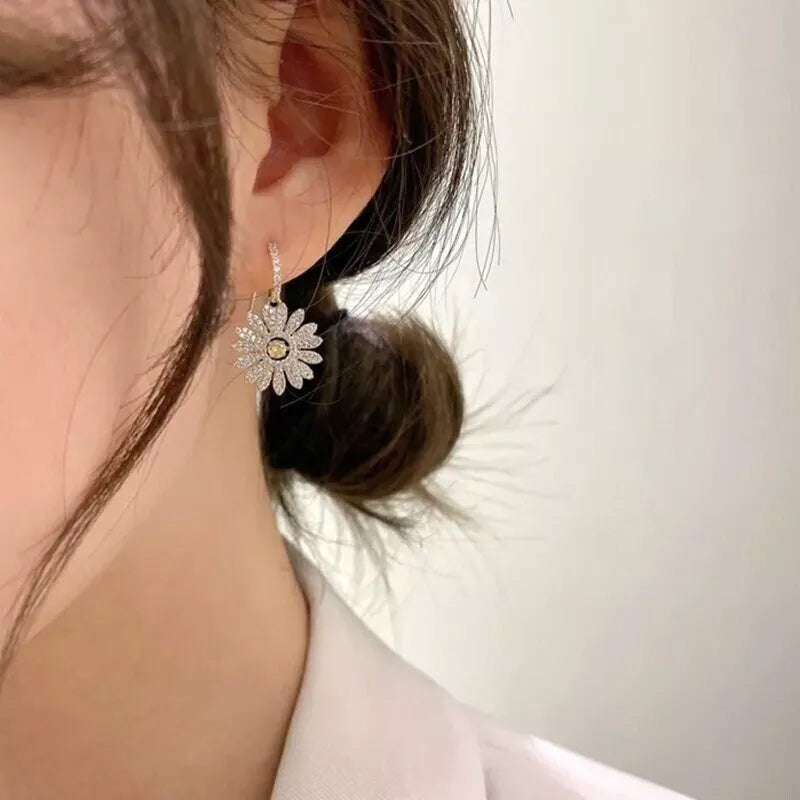 Elegante kleine Gänseblümchen Ohrringe