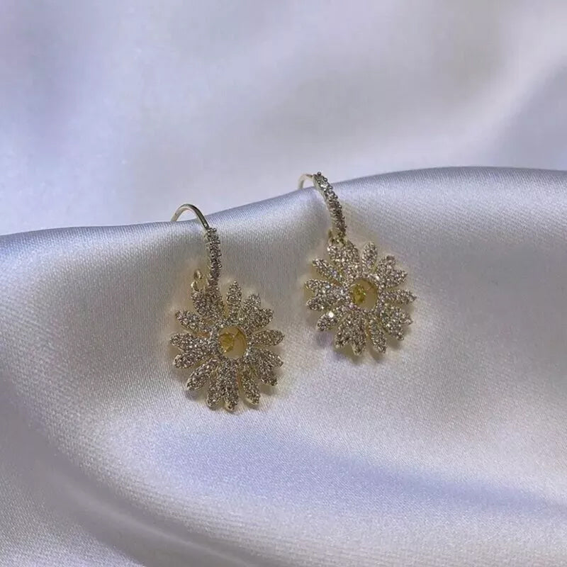 Elegante kleine Gänseblümchen Ohrringe